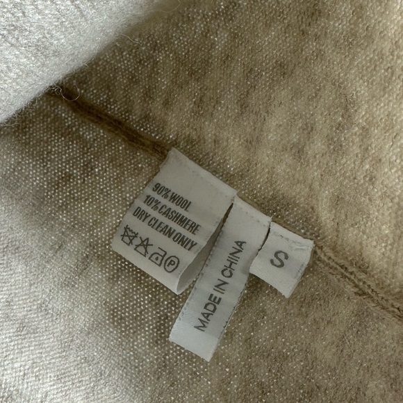Madeleine Thompson neutral sweater crew neck with arm detail strip - small - Picture 5 of 5